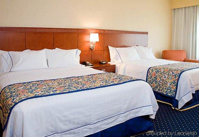Courtyard By Marriott Memphis